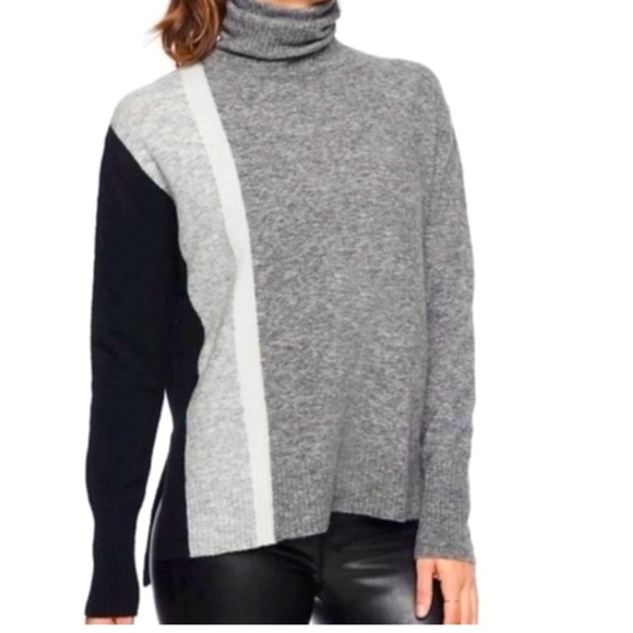 Athleta Sweaters - Athleta color block  turtle neck sweater side slits high low straight hem Sz Med